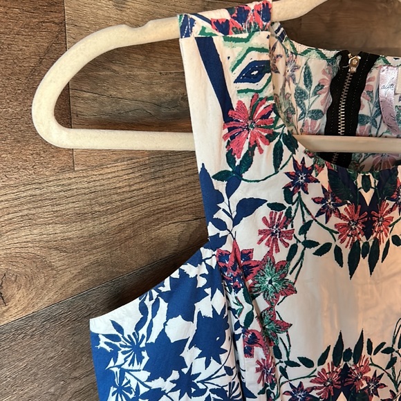 Alya floral dress PTP: 18 inches W: 15 inches L: 35 inches approximately - Picture 6 of 16